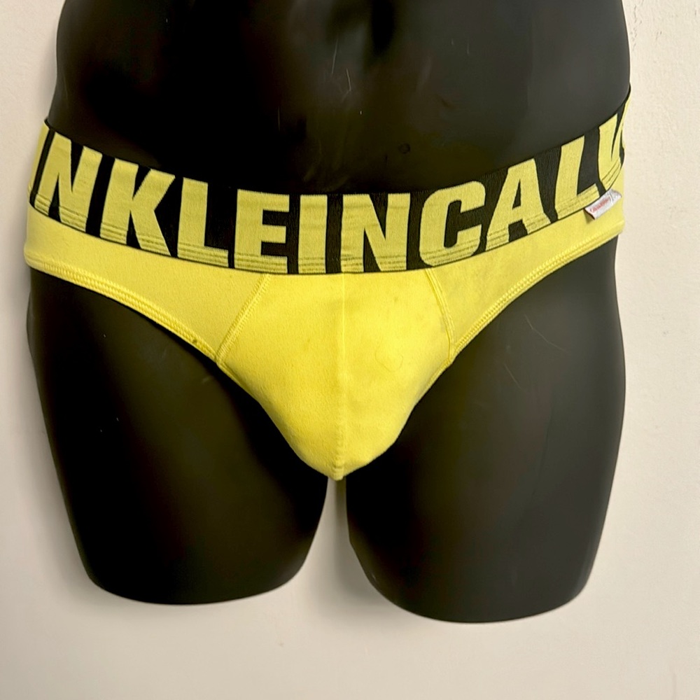 Yellow Calvin Klein brief, S